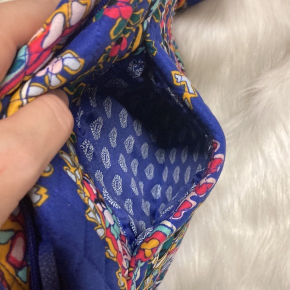 VERA BRADLEY crossbody!! - Picture 4 of 5